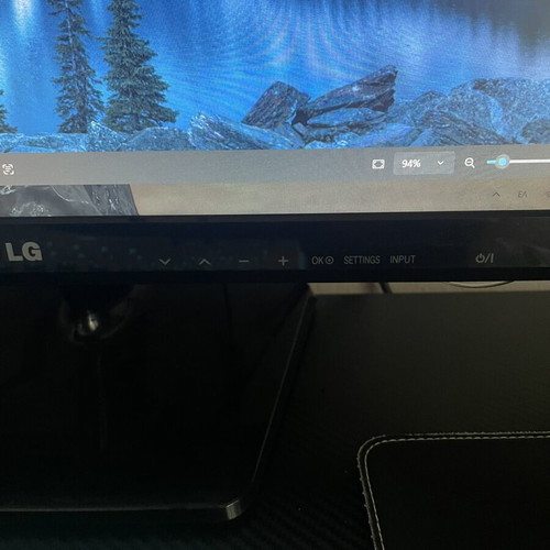 LG M2232D-PZ LED Monitor 21’ like new