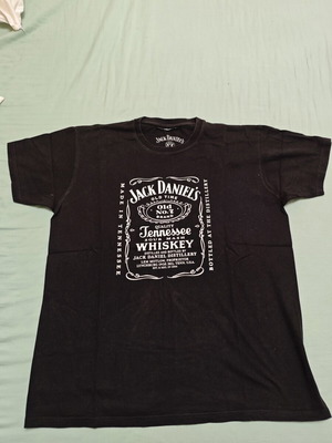 Tshirt Jack Daniels Large like new, black