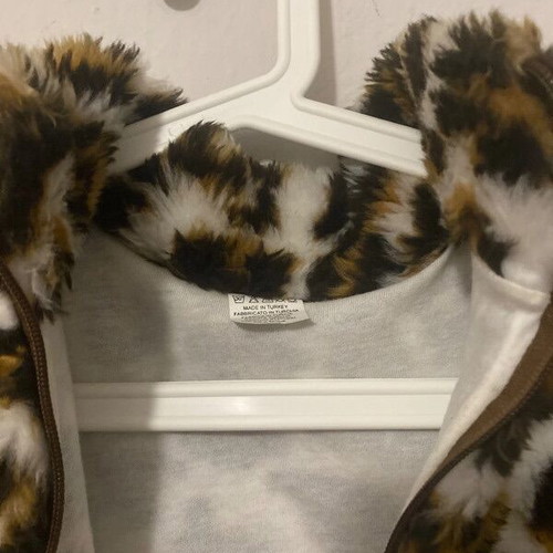 Fur leopard vest with zipper like new