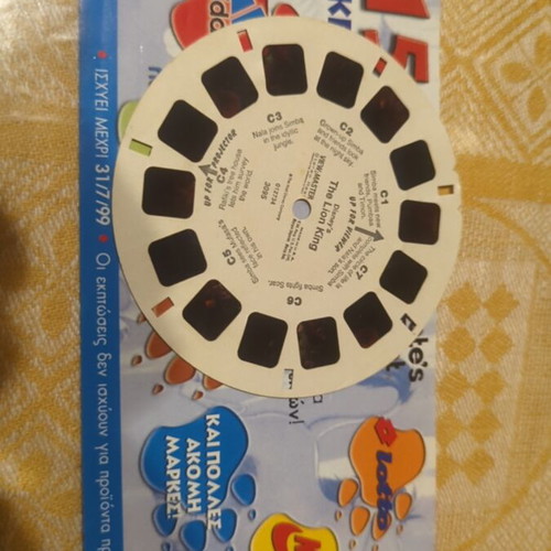 The Lion King VHS used, with closure issue