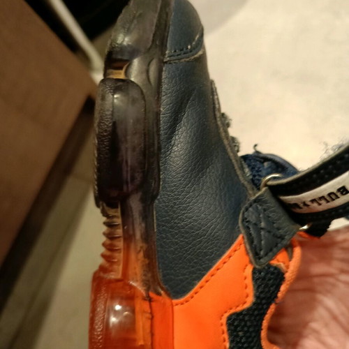 Bull Boys kids shoes size 26 athletic like new, blue and orange