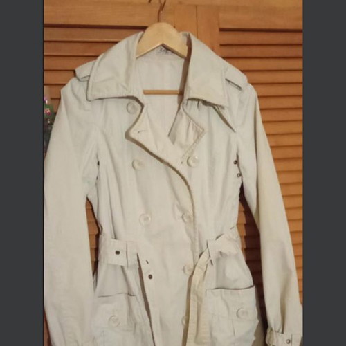 Xdye women's trench coat size M cream color new