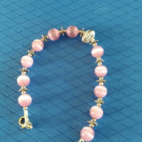 Bracelet and five pairs of earrings like new