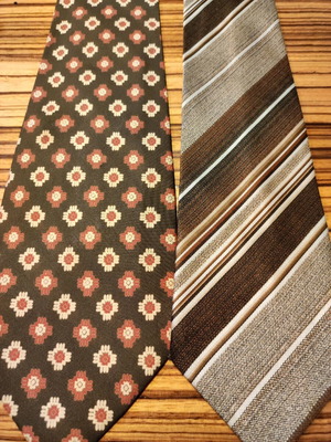 Vintage ties, washable, brown shades, like new, set of 2