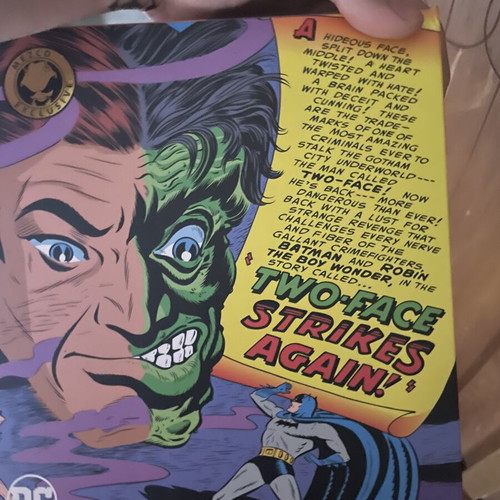 Mezco Two Face figure like new