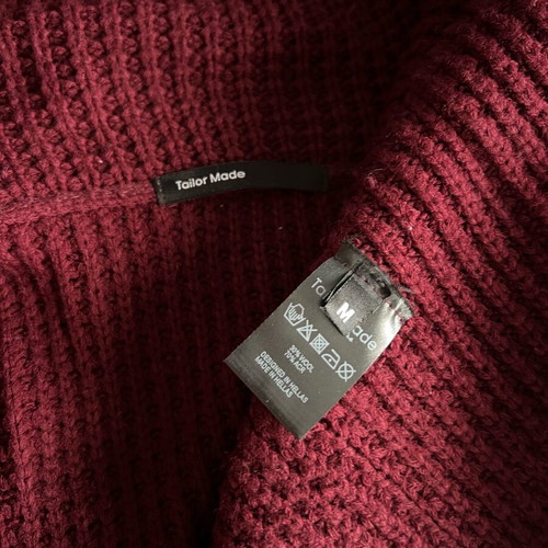 Tailor Made knit fitted cardigan like new, red multicolor