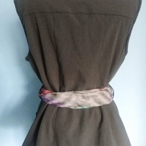 Women's vest like new with decorative cords and Thumbelina details