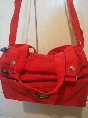 Red shoulder bag like barrel, new