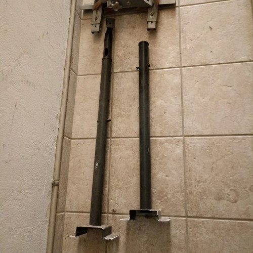 TV mounts used, fixed and wall-mounted pack with cables