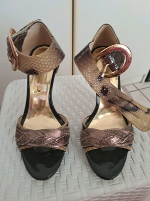 Vintage leather sandals like new, Brazilian, size 36, beige