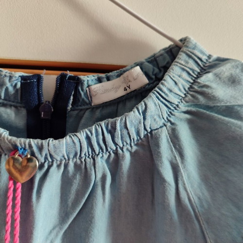 Girl's dress used, size 110 cm, age 4-5 years, slight sleeve discoloration