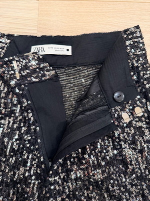 Zara παντελόνι με πούλιες καινούργιο, μαύρο