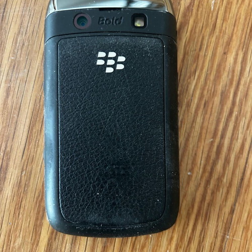 Blackberry Bold 9700 phones used, set of 2 with boxes