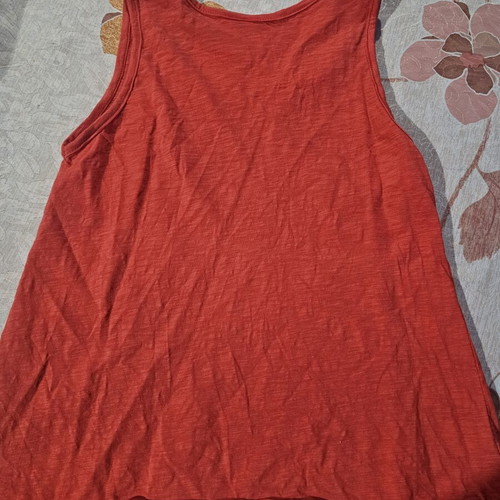 Sleeveless top for girl 8 years old, like new, red