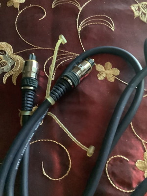 S.D Digital Optical Cable like new, 1.5m length
