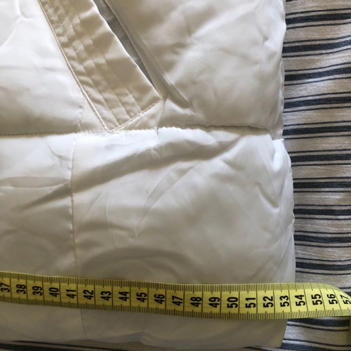Puffer sleeveless jacket new, size Medium, white