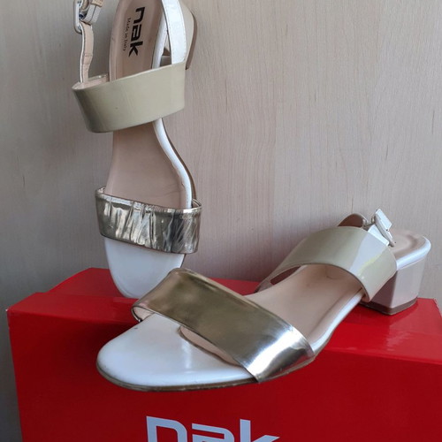 Nak shoes No40 like new, barely worn