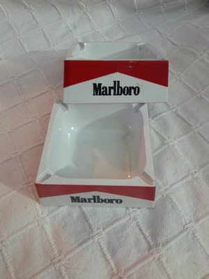 Σετ τασάκια Marlboro vintage, σαν καινούργιο