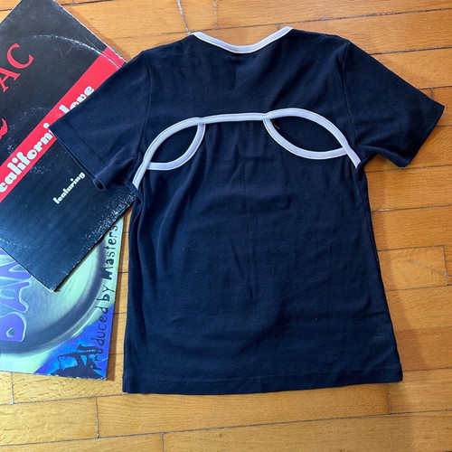 Vintage t-shirt with unique back like new, black size M