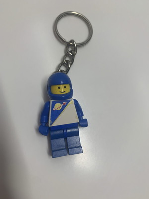 Lego rare collectible astronaut keychain vintage 1987 like new