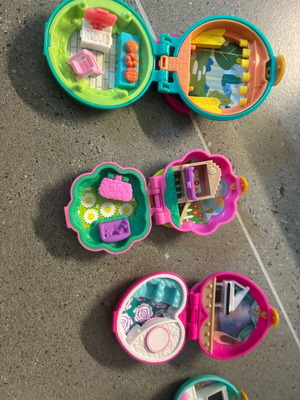 Polly Pocket small world and figures