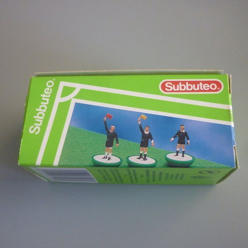 Subbuteo set referee and linesmen used #61107