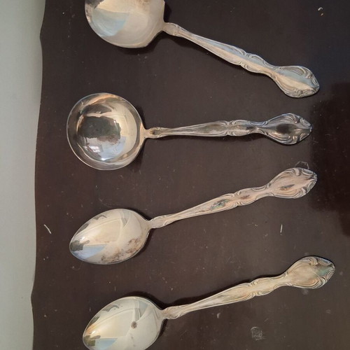 Silver-plated spoon set like new, 4 pieces with common design