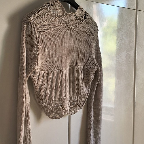Beige knitted bolero cardigan with lace leaf pattern