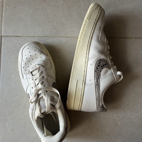 Nike Air Force 1 '07 women's shoes used, white, size 37.5