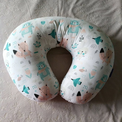 Jukki Nursing Pillow like new