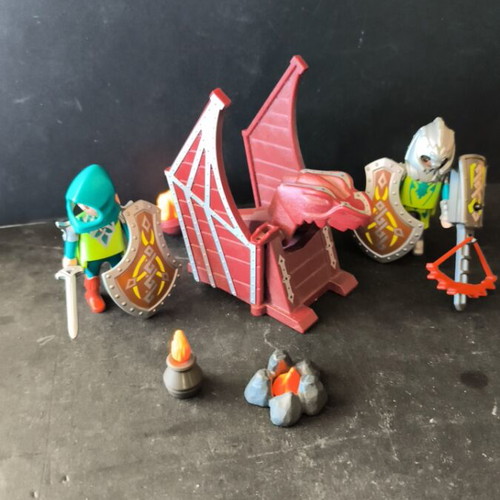 Playmobil φιγούρες με άλογα, όπλα, άρματα, καπέλα και πατς σαν καινούργιο