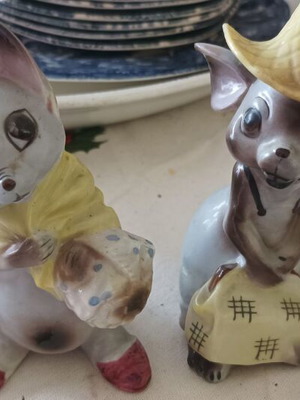 Porcelain mice set like new