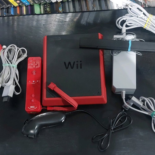 Nintendo Wii Mini like new with all cables and controllers