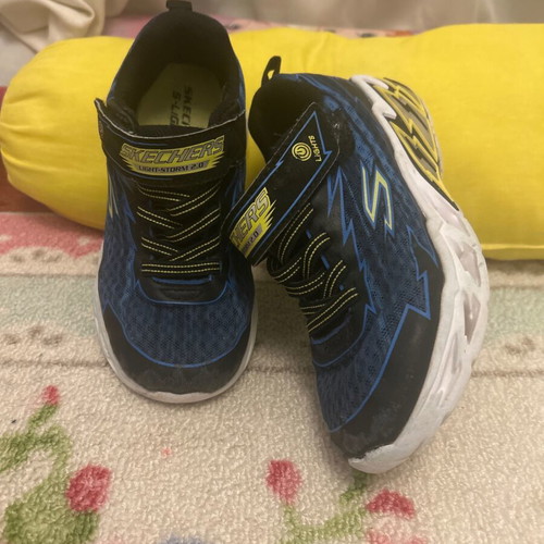 Skechers kids shoes with lights used, blue, size 31