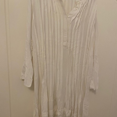 Milla dress used, white with pleated details, size M