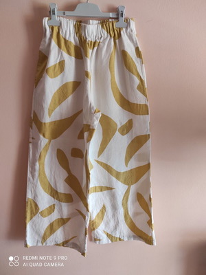 Cotton pants with elastic waist and pockets