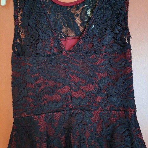Italian fitted blouse like new, black and red, size M
