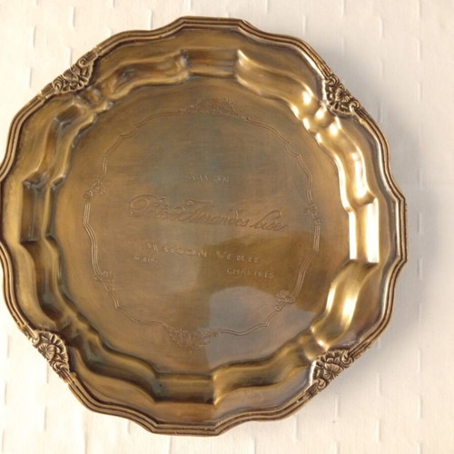 Bronze tray like new with engraved designs and curved finish