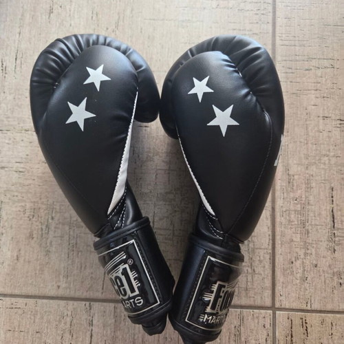 Kick boxing full set for kids like new, Force1