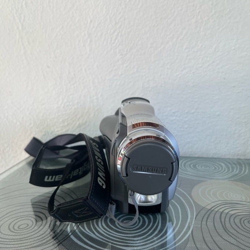Samsung collectible camera like new with 800x digital zoom
