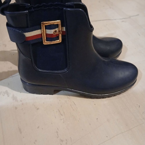 Blue ankle rain boots like new with buckle, size 38