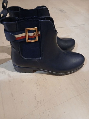 Blue ankle rain boots like new with buckle, size 38