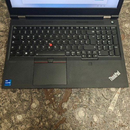 Lenovo ThinkPad P-15 Gen. 2 workstation like new with 2 chargers
