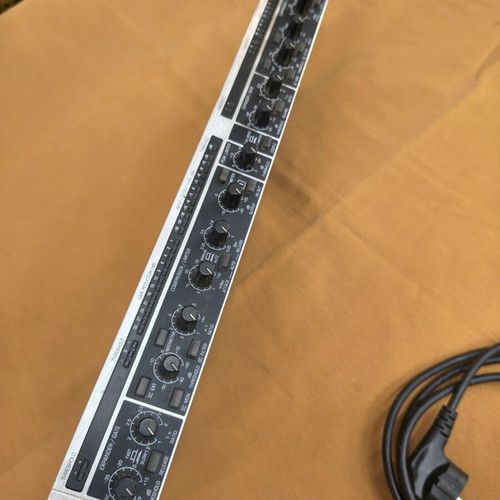 Behringer MULTIGATE PRO XR4400 Quad Expander Noise Gate used