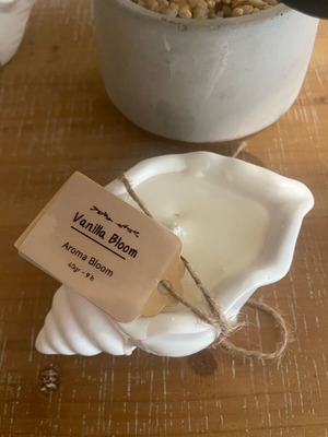 Shell Bloom Vanilla Bloom soy wax candle new, 40gr