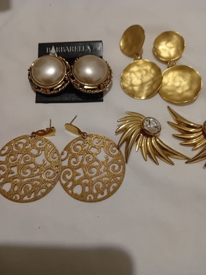 Earrings vintage pack of four pairs like new