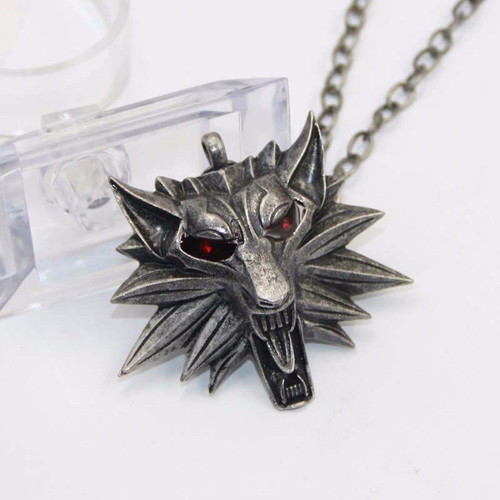 The Witcher 3 Wild Hunt Pendant like new, wolf design