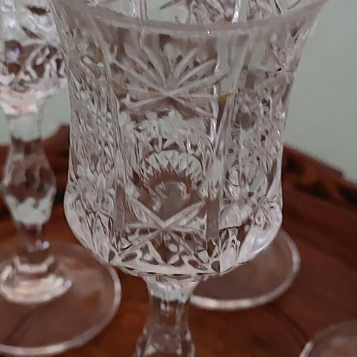 Set of 4 vintage crystal liqueur glasses 13cm and carved wooden tray 27cm like new