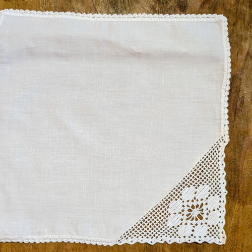 Square crochet napkins 30x30 cm, set of 8, white linen
