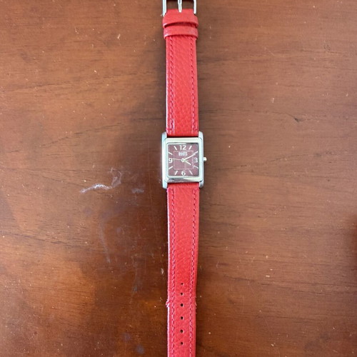 Roots Tartan Watch Model R804 like new, red